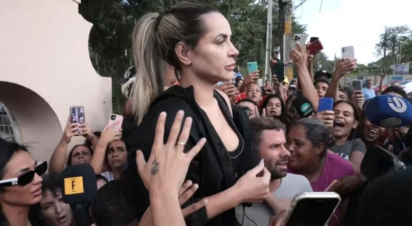 Deolane volta a ser presa após descumprir medida cautelar