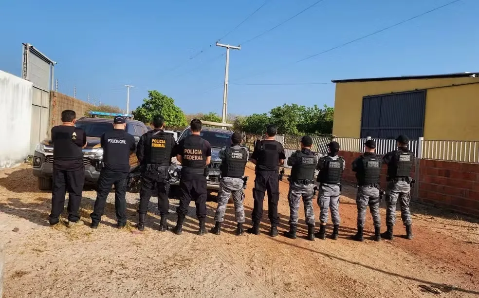 Suspeitos de integrar esquema de tráfico e lavagem de dinheiro no PI e AM são presos em operação da PF — Foto: Divulgação/PF