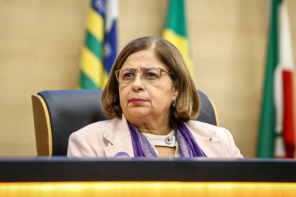 Ministra da Mulher diz que Brasil vive "pandemia" de feminicídios