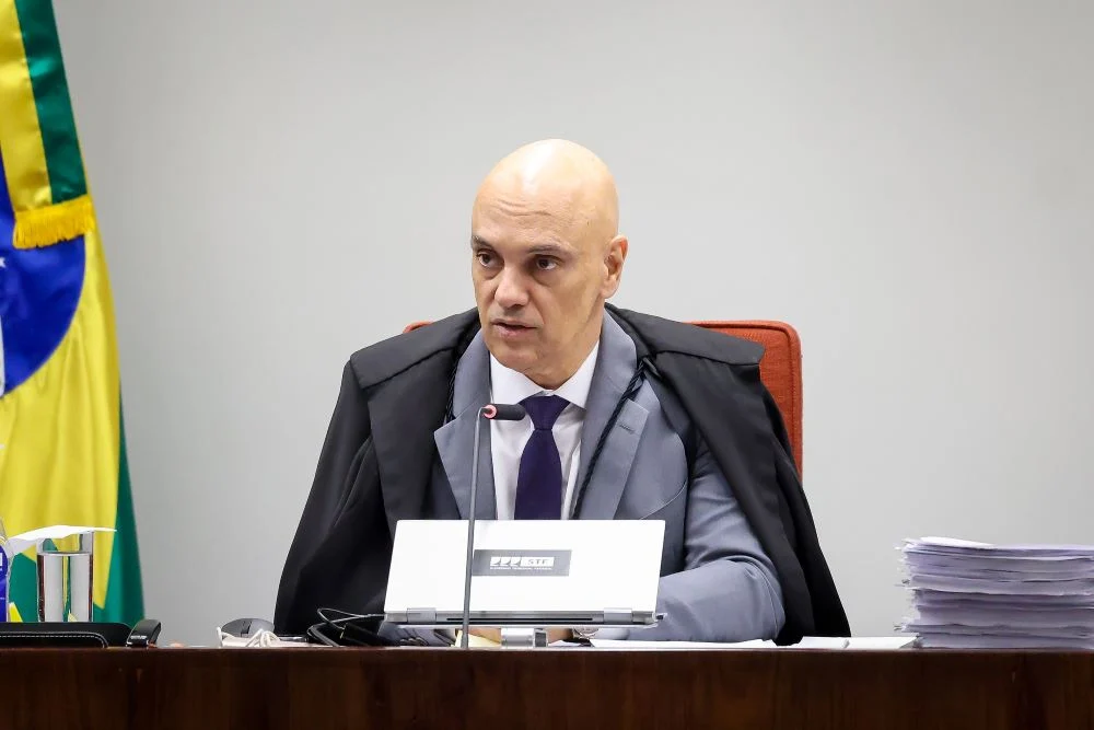 AGU defende multa a usuários que burlarem bloqueio ao X