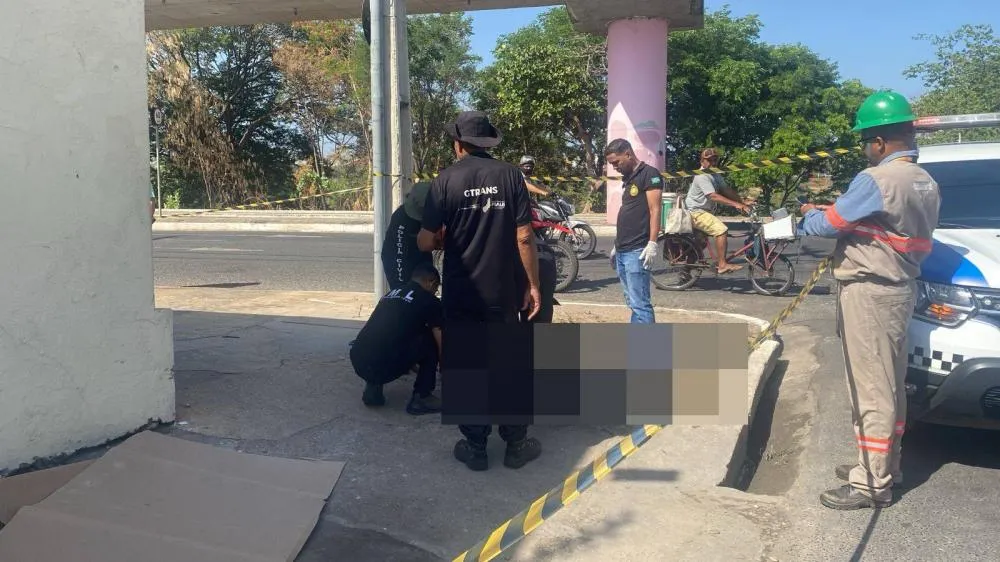 Homem sofre choque e morre ao cair de poste no Centro de Teresina