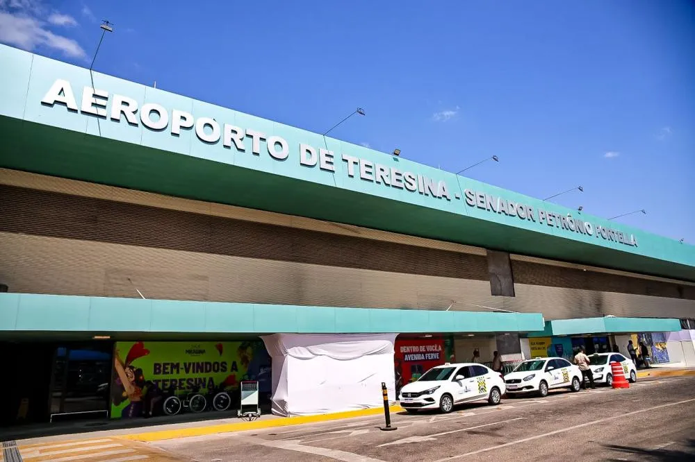 Aviões colidem no aeroporto de Teresina e voos são cancelados 