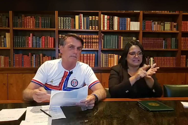 Bolsonaro conta 2 mentiras grotescas sobre vídeos de apoio a ato