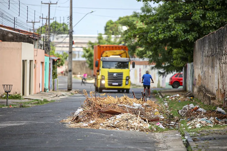 Trabalhadores que fazem coleta de lixo suspendem greve que iniciaria hoje (22)