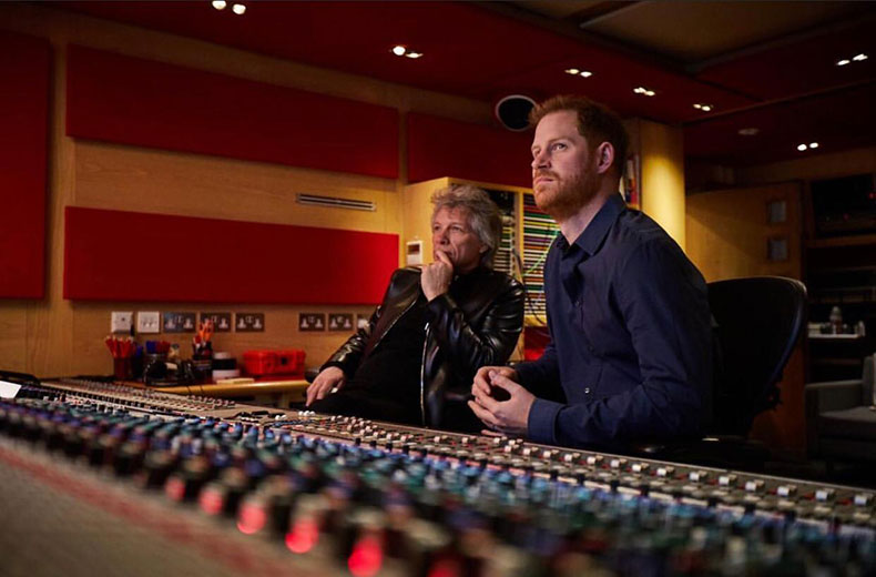 Príncipe Harry e Jon Bon Jovi fazem parceria musical para causa beneficente