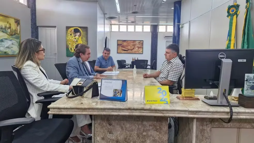 Reunião de representantes da Prefeitura de Teresina com o TCE-PI — Foto: Marcos Teixeira