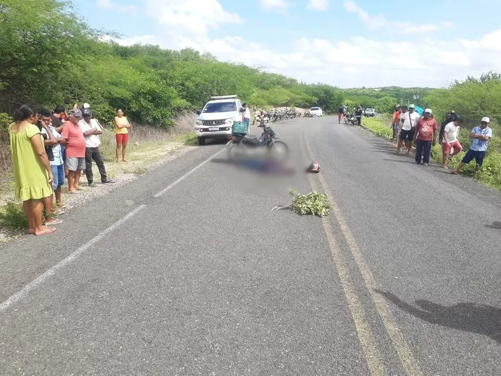 Homem morto a tiros é encontrado ao lado de motocicleta na zona rural de Campo Grande do Piauí — Foto: Reprodução / Polícia Militar