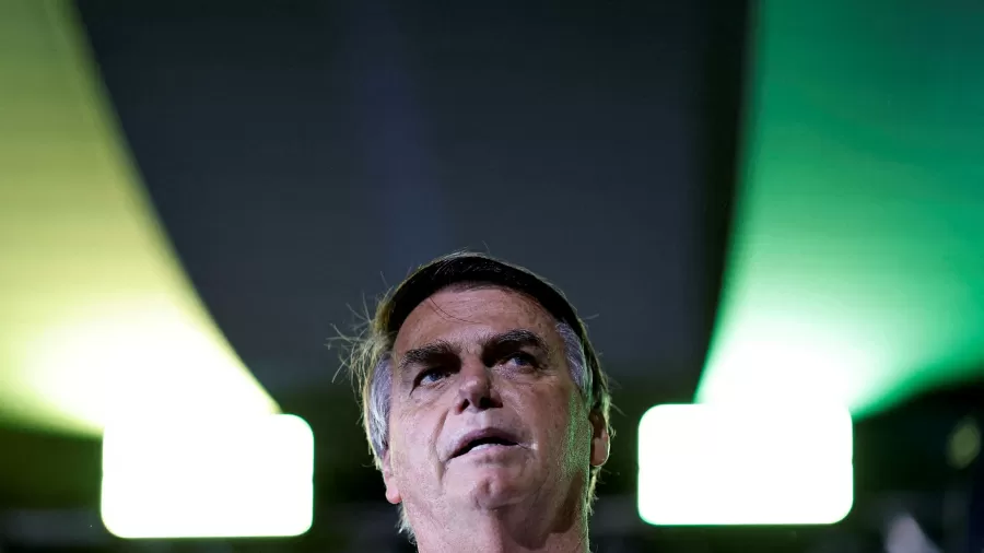 Jair Bolsonaro (PL) é o 1º ex-presidente da República denunciado por ataques ao Estado democrático de Direito | Imagem: 4.abr.2024-Ueslei Marcelino/Reuters