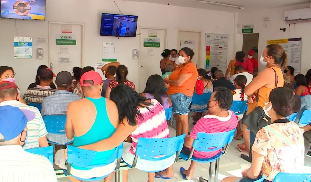 Pacientes aguardam por atendimento na UPA do Promorar, em Teresina — Foto: Reprodução/TV Clube