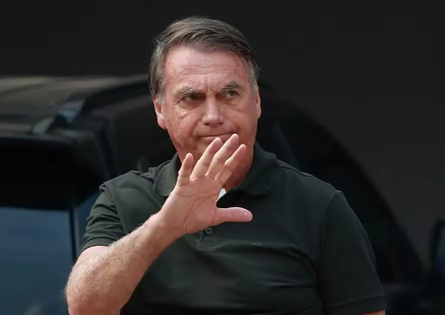 Ex-presidente Jair Bolsonaro, que cumpre prisão domiciliar, em Brasília — Foto: Cristiano Mariz/14-9-2025