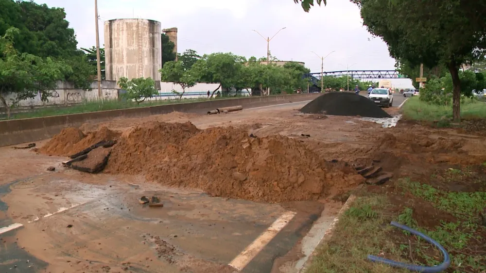 Cratera se abre na BR-316 em Teresina – Imagem Arquivo (Foto: Reprodução)