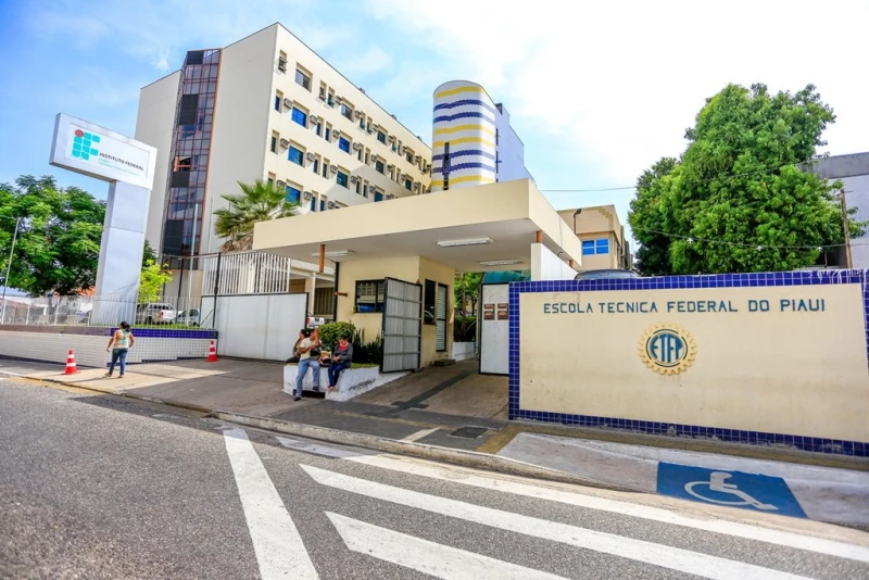 Concurso do IFPI abre inscrições nesta segunda (24) com salários de até R$ 6,4 mil