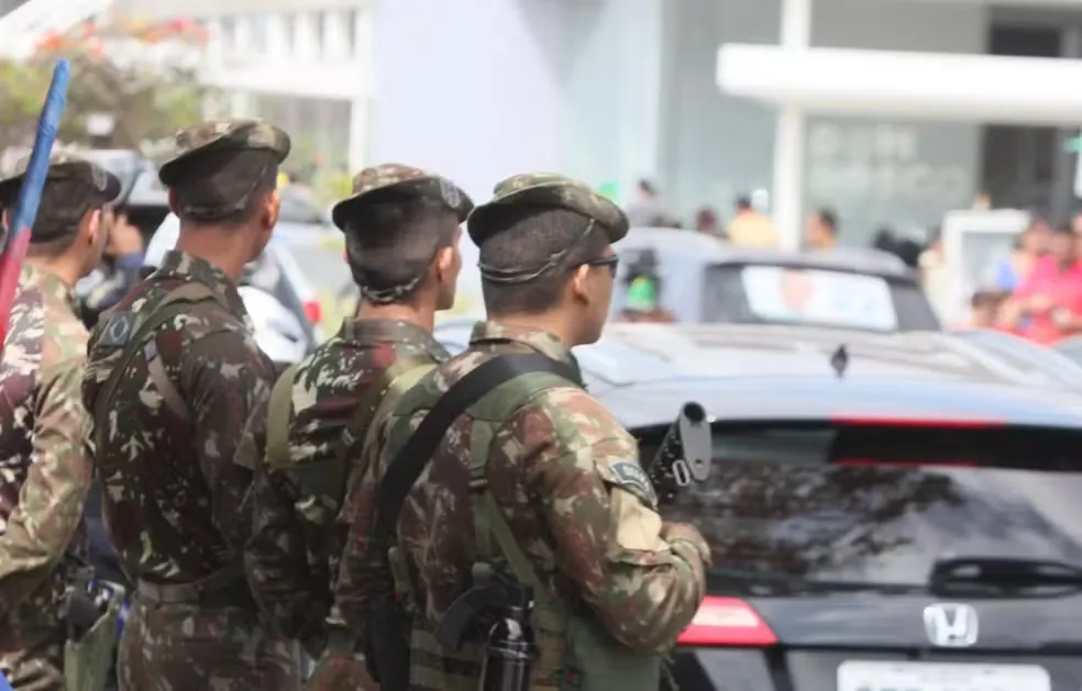 Militares do Exército realizam segurança durante eleições — Foto: Paulo Soares/Grupo Mirante