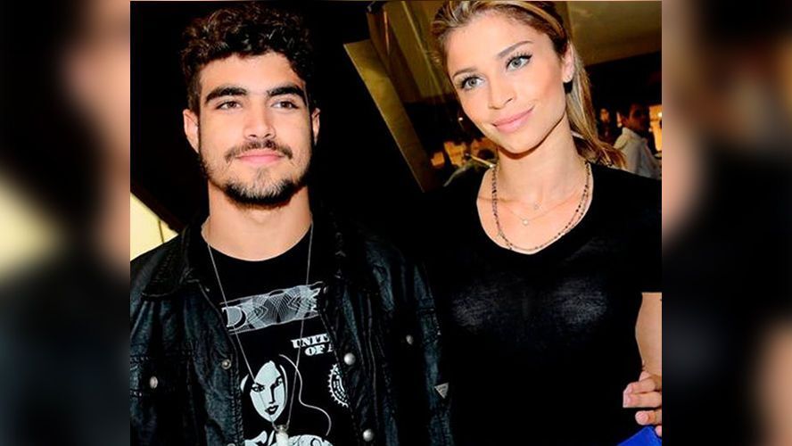  Caio Castro revela ter beijado atriz com bafo: 
