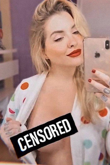 Ex-BBB Clara volta a bombar como 'cam girl' na quarentena