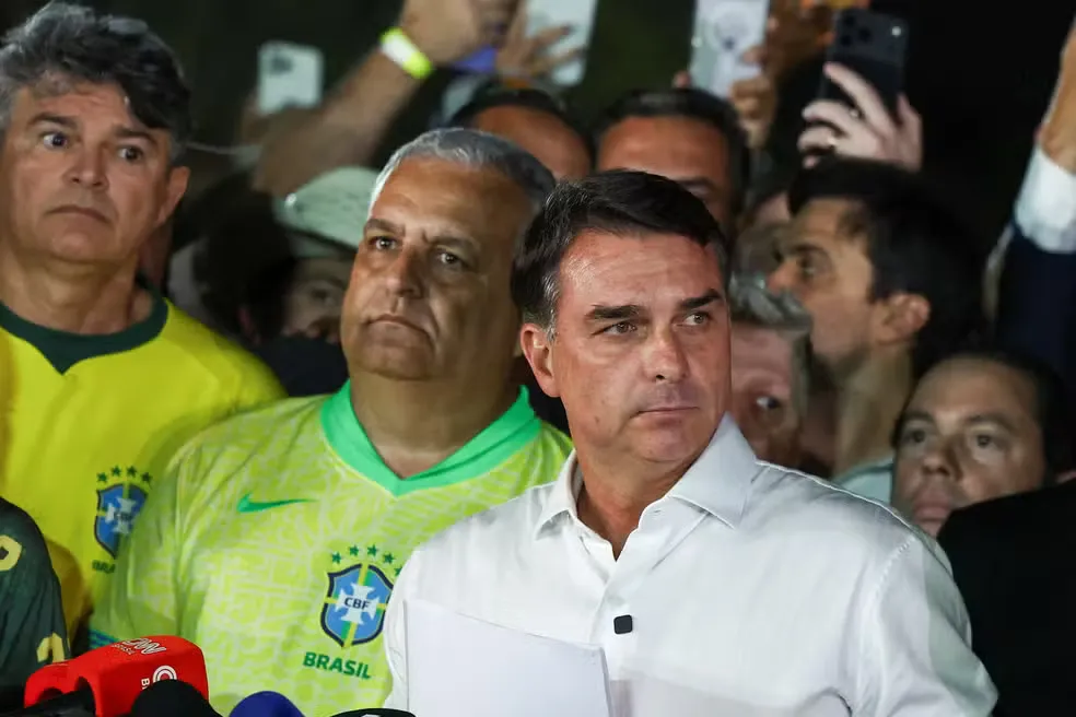 O candidato do PL à Presidência, Flávio Bolsonaro, falou após ser derrotado na eleição, no dia 26 de outubro de 2026 — Foto: Agustin Marcarian/Reuters