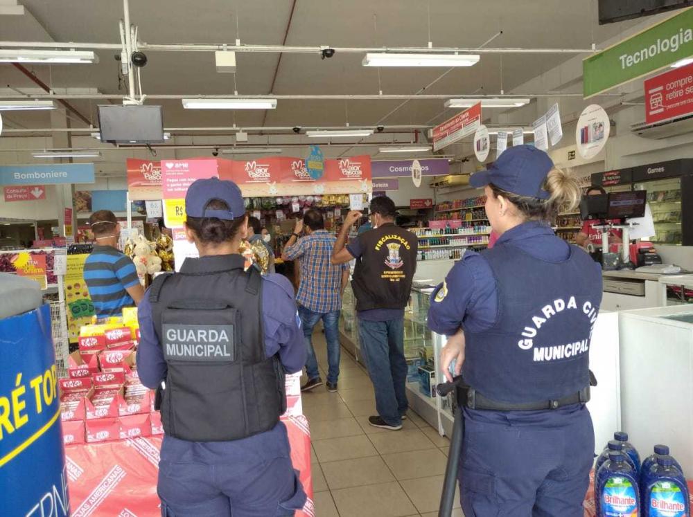  Guarda Municipal interdita Lojas Americanas por descumprirem decreto