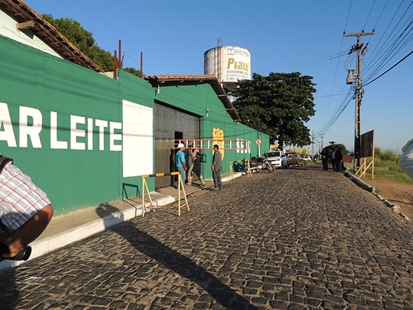  Agentes barram entrada de garotas na 'Custódia' por suspeita de aliciamento 