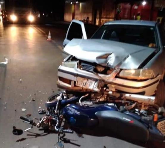 Mulher morre após colisão entre moto e veículo na cidade de Altos 