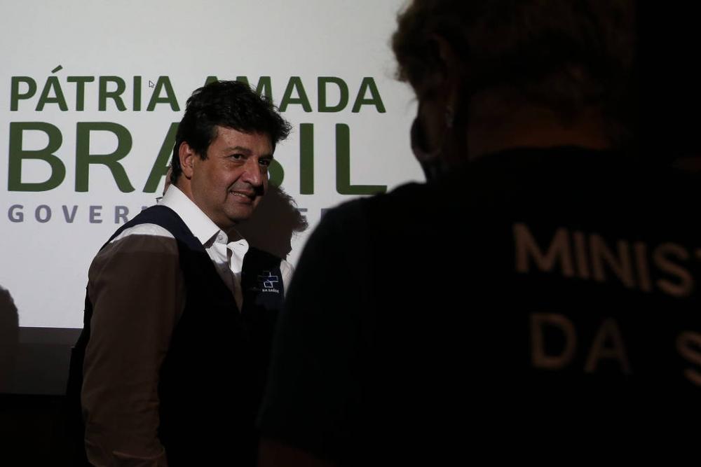 Em reunião com Bolsonaro, Mandetta se recusa a assinar decreto sobre remédio