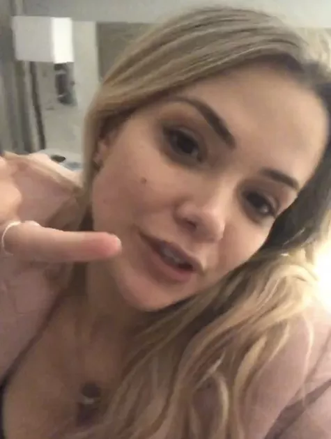 Ex-BBB Marcela explica bissexualidade e episódio do edredom