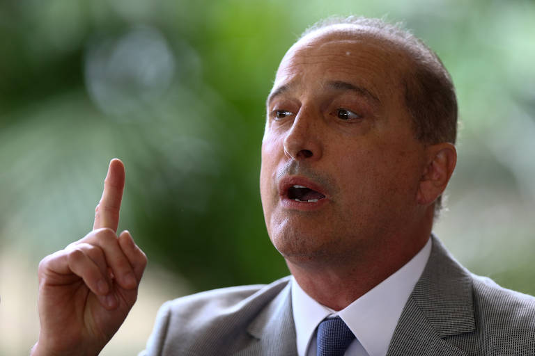 Diálogo sugere que Onyx vê Bolsonaro fraco e sem pulso, e cria climão no governo