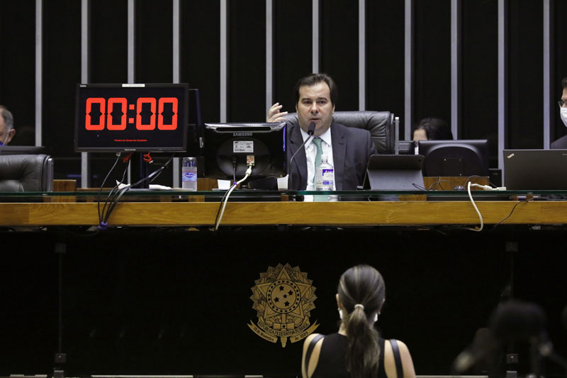Câmara aprova texto-base de projeto de socorro aos estados