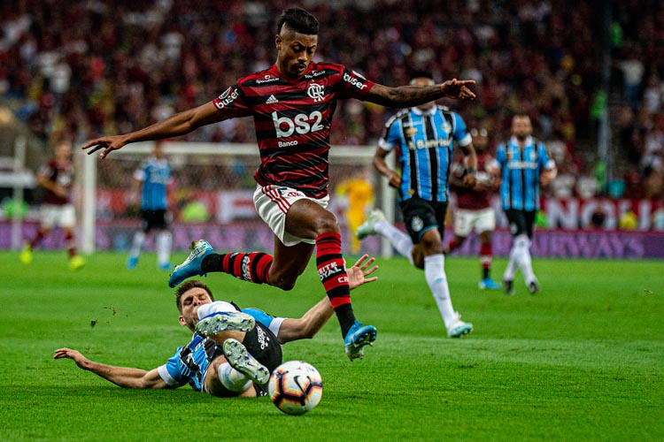Flamengo faz 5 a 0 no Grêmio e vai à final da Libertadores