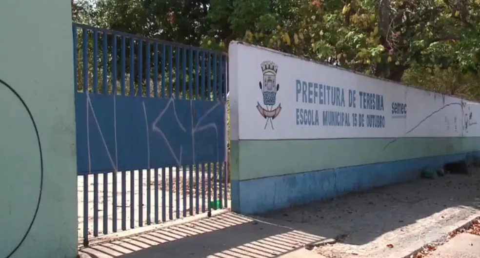 Decreto mantém aulas da rede municipal suspensas até 31 de maio 