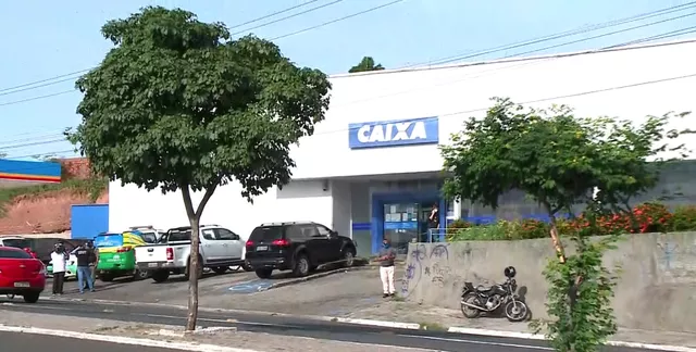 Bandidos invadem agência da Caixa Econômica Federal em Teresina