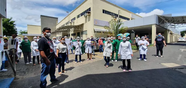 Profissionais da saúde no Hospital de Urgência de Teresina — Foto: Dalyne Barbosa/TV Clube 