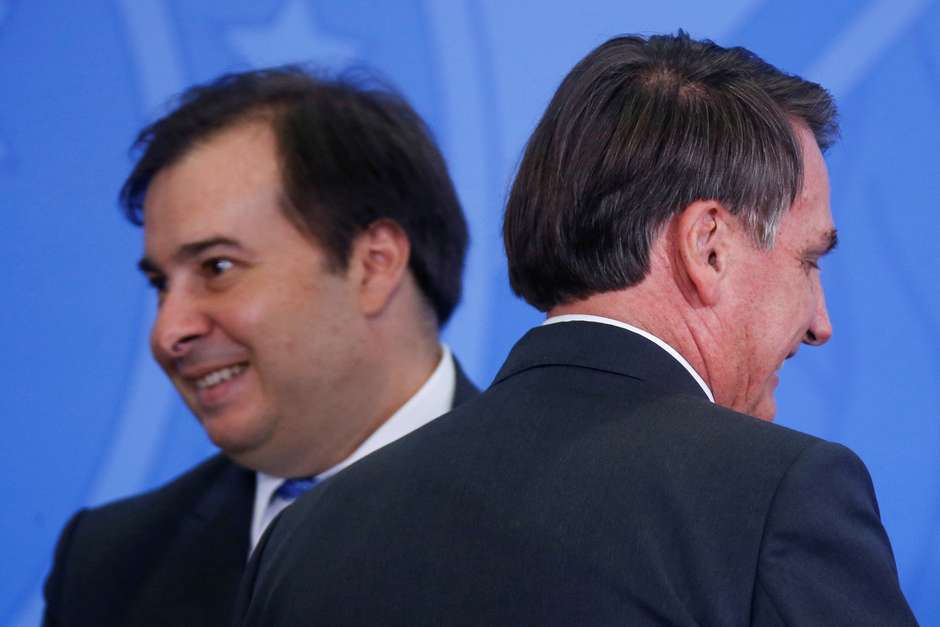 Aproximação de Bolsonaro e centrão acelera sucessão de Maia
