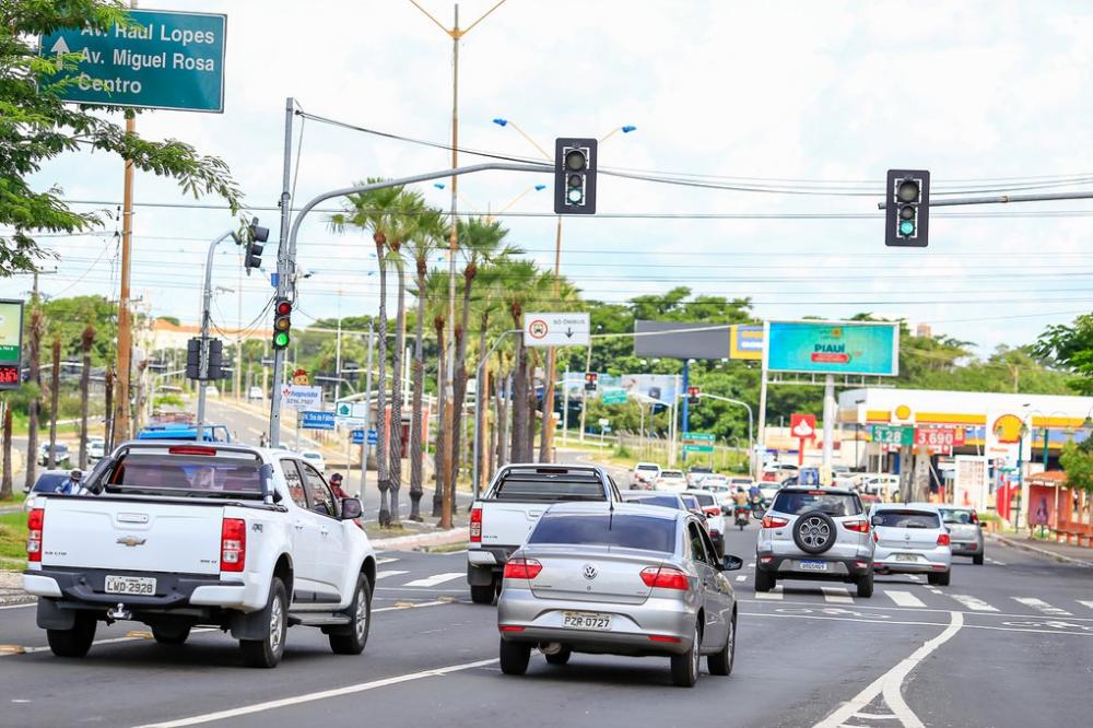 Teresina registra movimentação intensa de veículos na zona leste