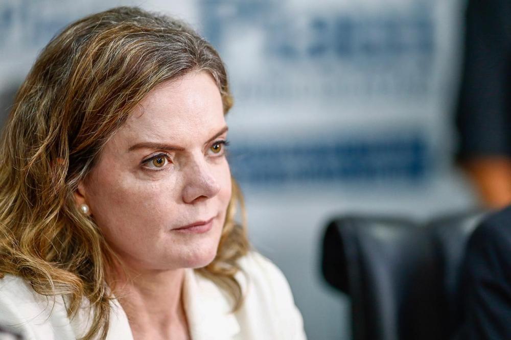 Presidente do PT diz que Jair Bolsonaro veio para destruir o Brasil