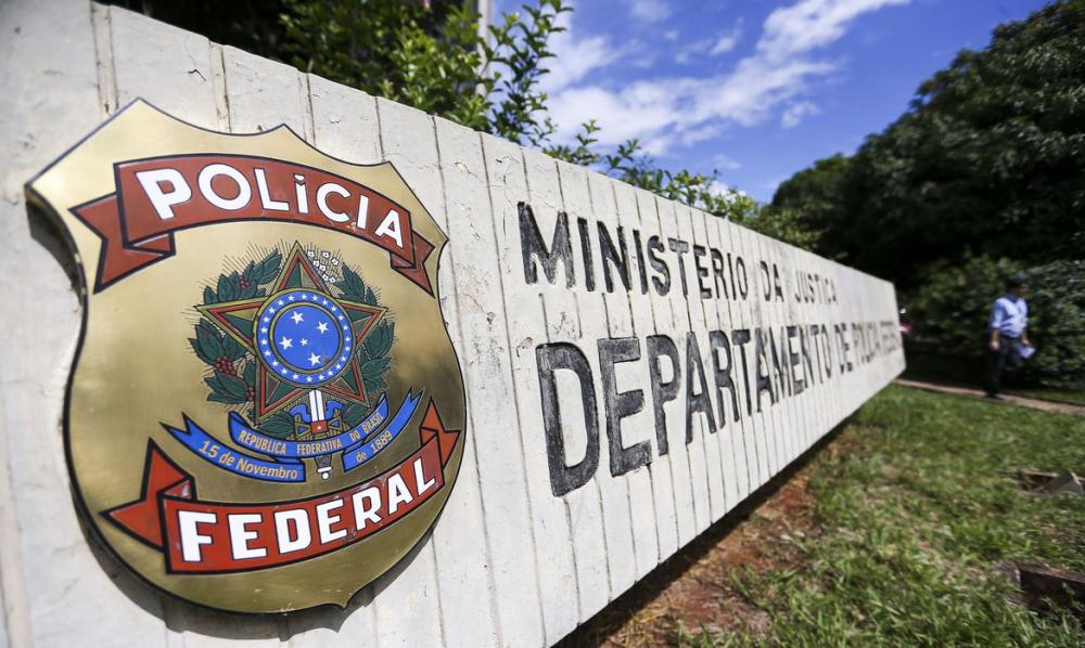 Roberto Jefferson, Luciano Hang e bolsonaristas são alvos de ação da PF