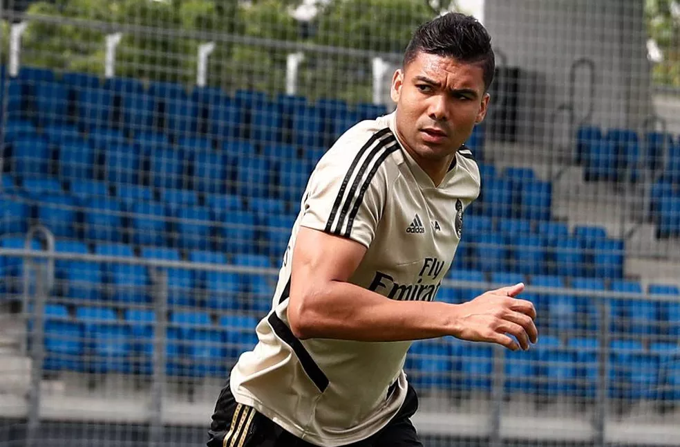 Casemiro renova com Real, e jornal fala em aumento significativo