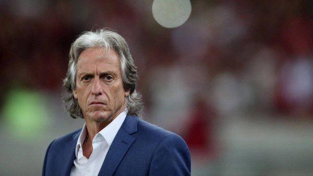 Jesus renova com Fla e dá recado: 'Digam à Nação que fico'