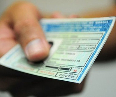 Detran está sem emitir CNH há mais de uma semana no Piauí 
