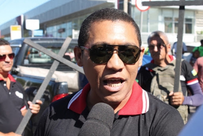 Motoristas e cobradores protestam em frente a Prefeitura de Teresina