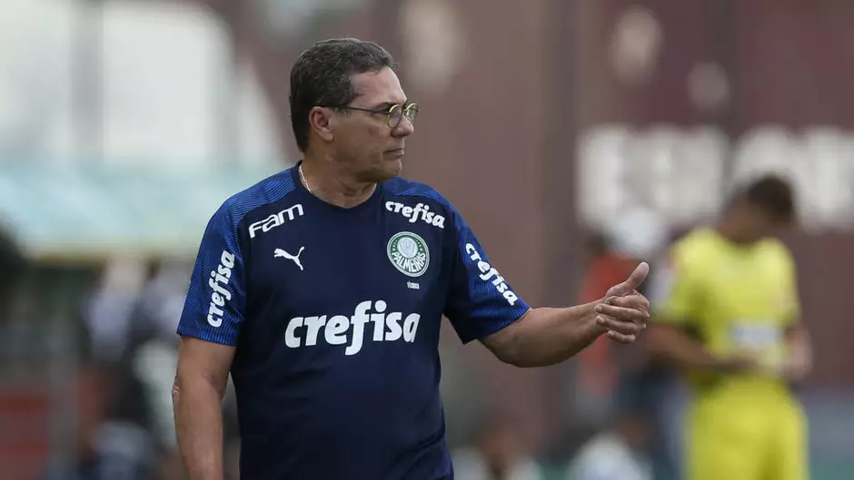 Luxemburgo minimiza racismo no futebol: 