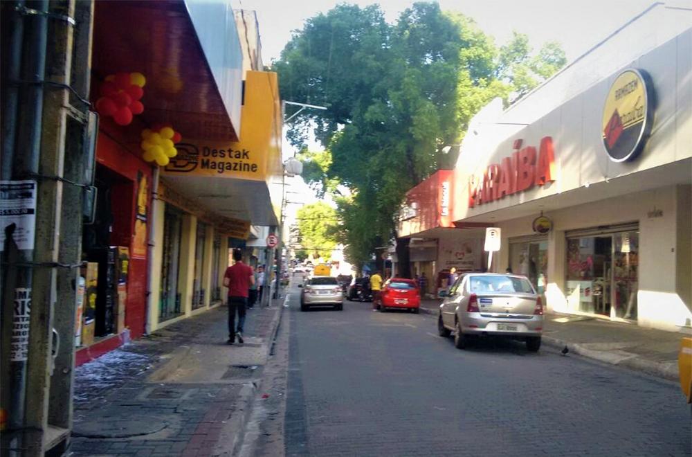Para poder reabrir, empresas terão que assinar um termo com o Governo