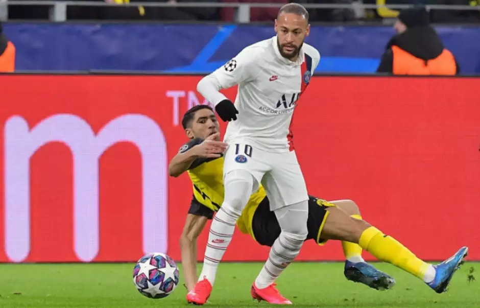 Neymar para colegas: 'Quero ir para o Barcelona sim ou sim'