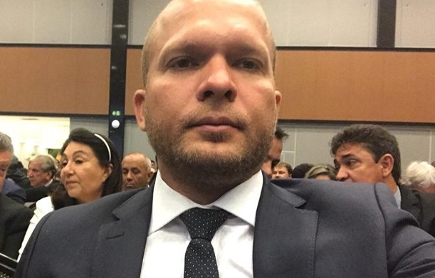 Prefeito de Gilbués, Léo Matos é alvo de ataque a bombas