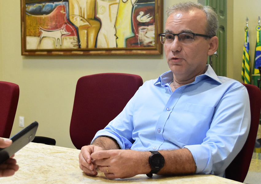 Após buzinaço, justiça proíbe manifestações próximo à casa de Firmino