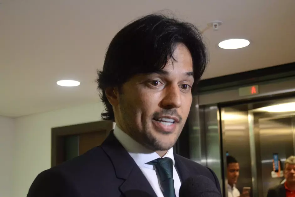  Novo ministro de Bolsonaro admite voto no PT 