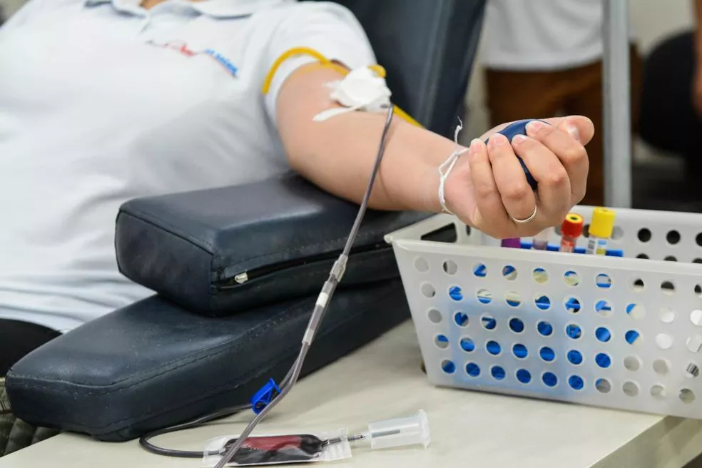 Doações de sangue caem 50% com o aumento de casos de coronavírus