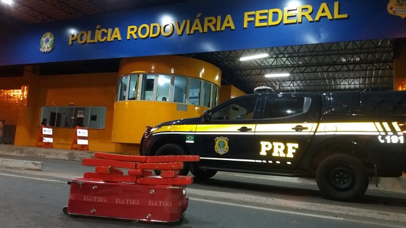 Homem é preso transportando 14 Kg de maconha na BR-230