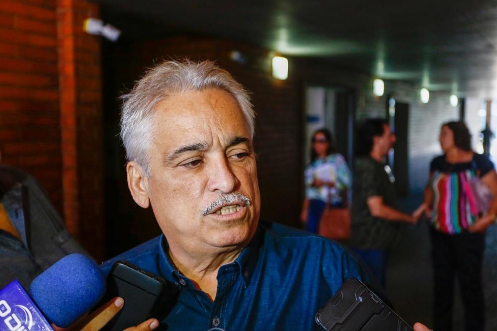Robert diz que Firmino não vai conseguir transferir votos