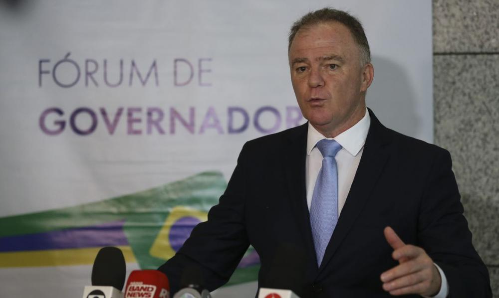 Covid-19: governadores pedem coordenação federal na compra de remédios