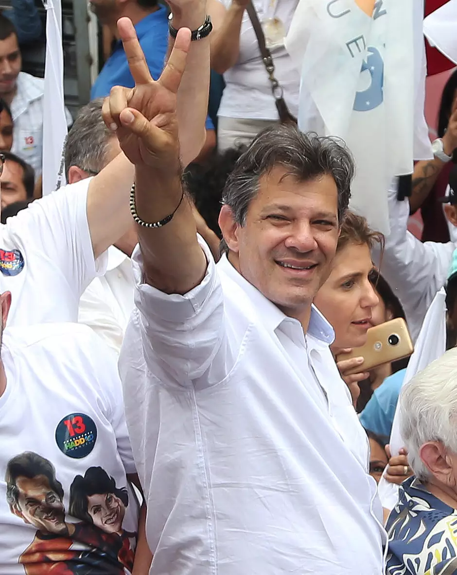 Ato contra Bolsonaro reúne Huck, Marina, Ciro e Haddad